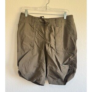 The North Face Women's Khaki Bermuda Shorts Cuffed Hem Pockets Nylon Size 8